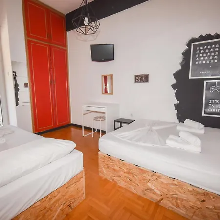 Hotel Athens Golden Trip Pop Art #athens Airport
